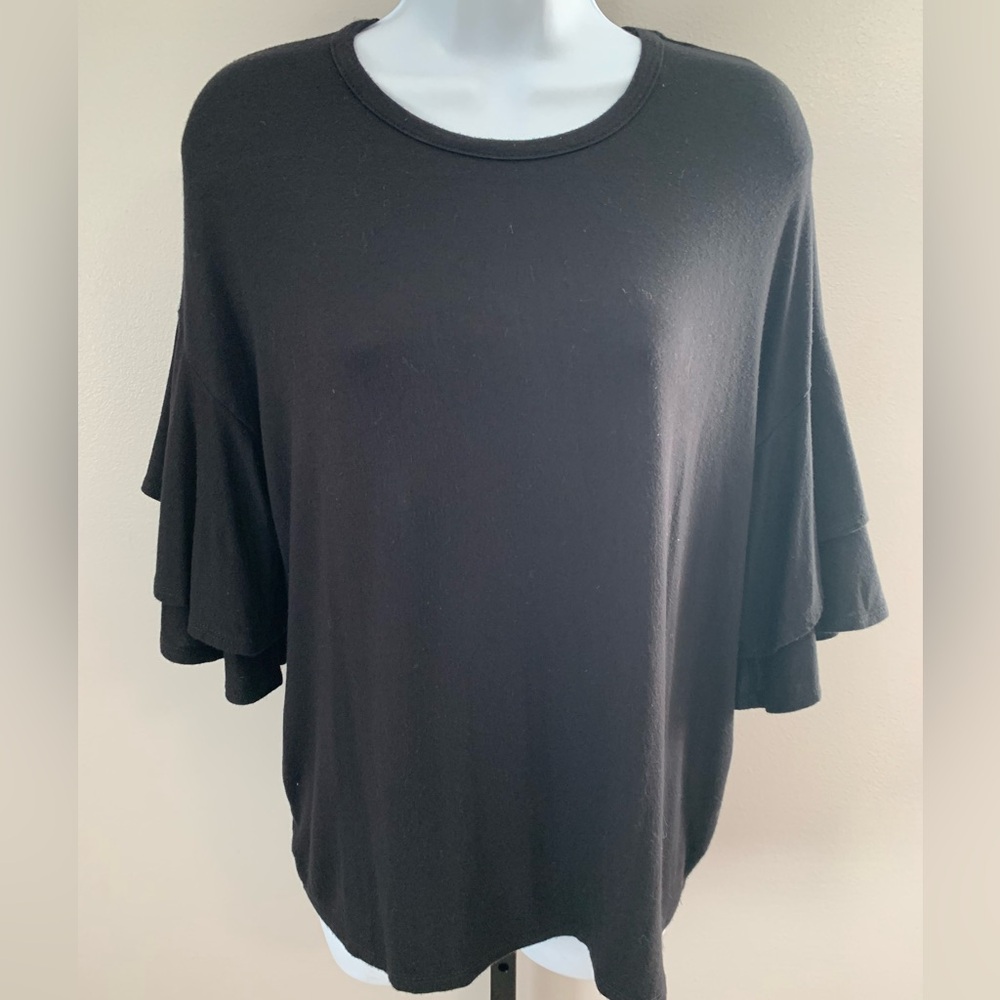 Kim & Cami Black Ruffle Sleeve Top